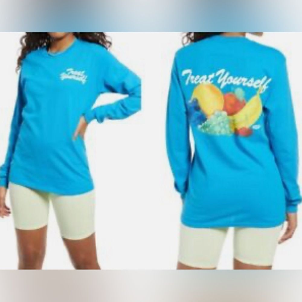NWT Petals and Peacocks LS Tshirt. Small
